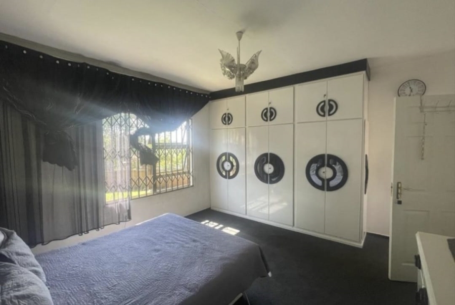 4 Bedroom Property for Sale in Ficksburg Free State